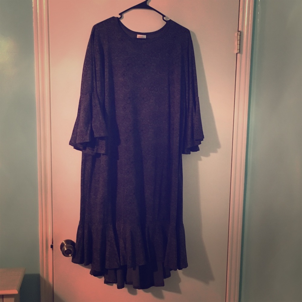 EUC Lularoe Maurine Dark Gray Purple Floral